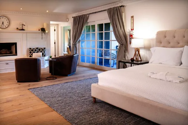 Cliffside Malibu Gallery